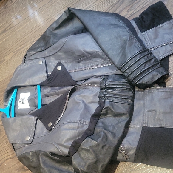 Leather Jacket - Picture 4 of 4